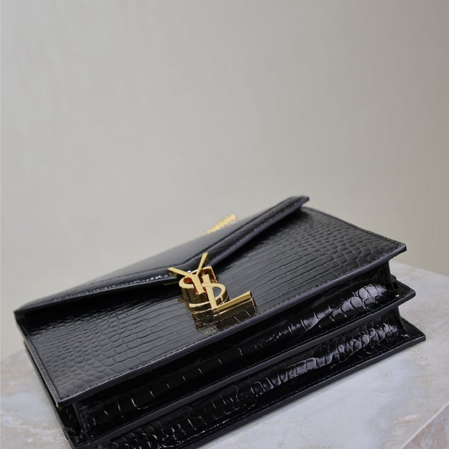 CASSANDRA CHAIN BAG 22 IN BLACK CROCODILE PATTERN CALFSKIN GOLD HARDWARE