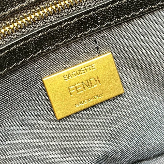 BAGUETTE 27 IN BLACK SMOOTH CALFSKIN GOLD HARDWARE